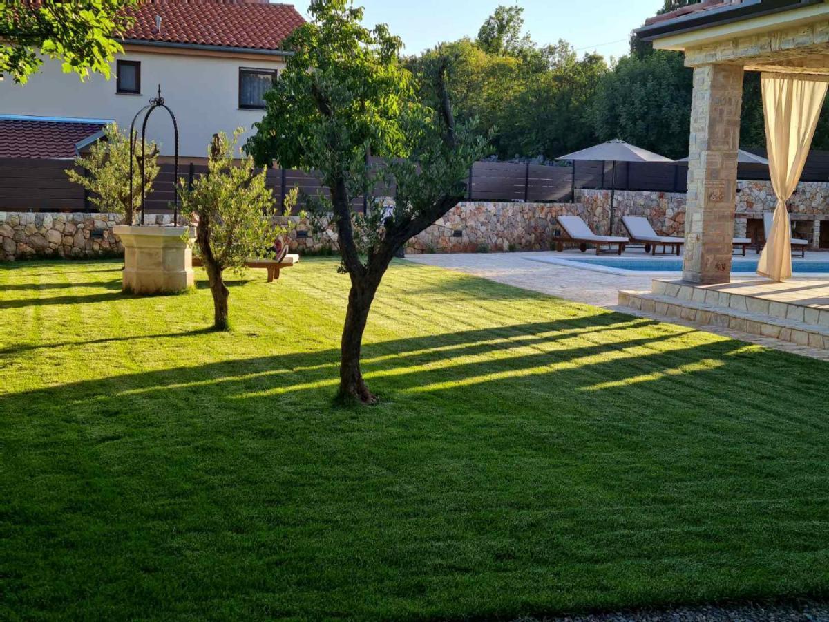 Villa Lulu Kamena Villa S Maslinikom Otok Krk Dobrinj Selo Gostinjac Krk Town Exterior foto