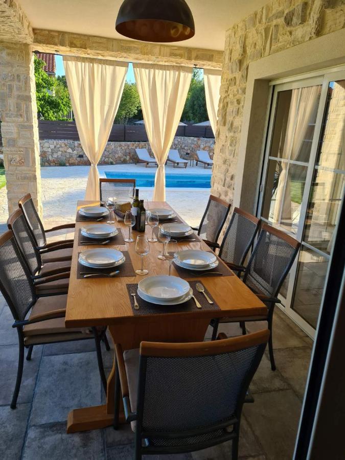 Villa Lulu Kamena Villa S Maslinikom Otok Krk Dobrinj Selo Gostinjac Krk Town Exterior foto
