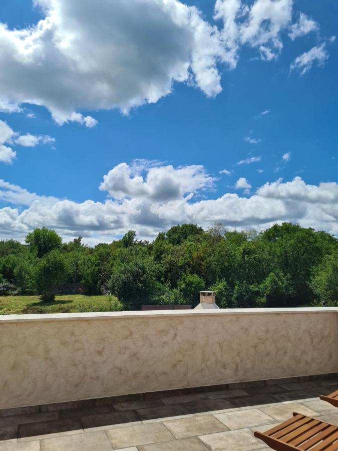 Villa Lulu Kamena Villa S Maslinikom Otok Krk Dobrinj Selo Gostinjac Krk Town Exterior foto